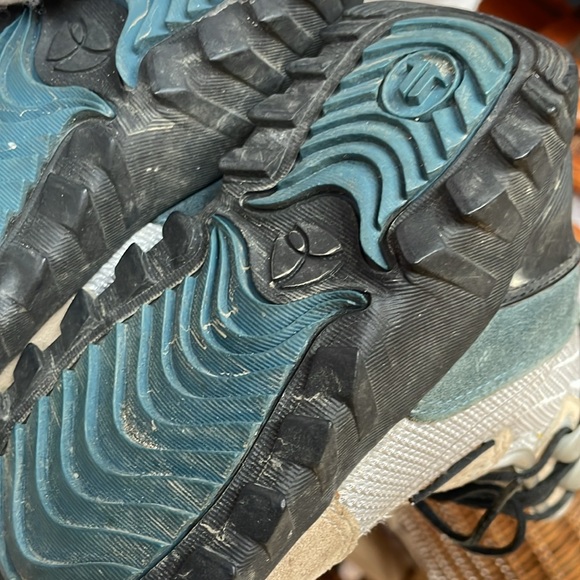 Burton Kids Moto Boots. Excellent Condition. Size 11. - Picture 8 of 9